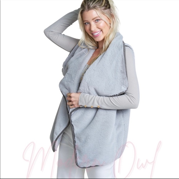 🎉 HP 🎉 Vest with Suede Edge - Picture 3 of 4